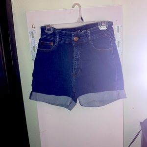 Denim shorts medium wash